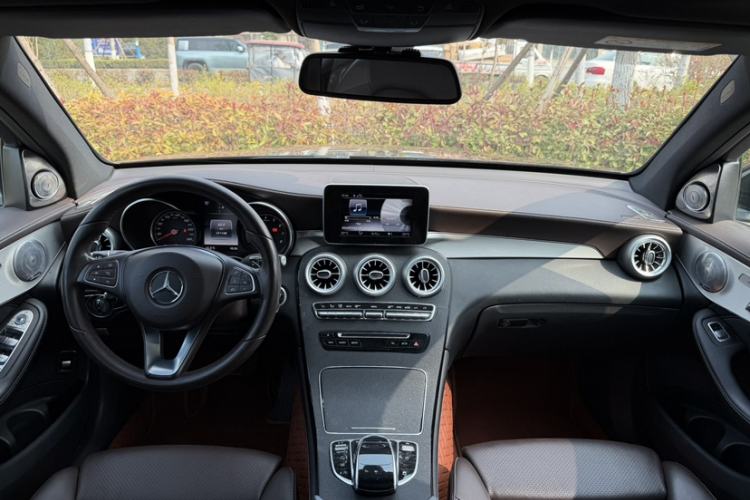 Used Mercedes-Benz GLC 2018 Facelift GLC 200 4MATIC Interior 2