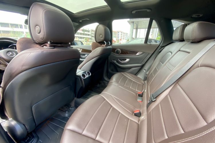 Used Mercedes-Benz GLC 2018 GLC 260 4MATIC Dynamic Edition Interior 2