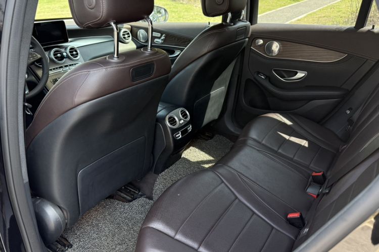 Used Mercedes-Benz GLC 2018 GLC 300 4MATIC Sport Edition Interior 2