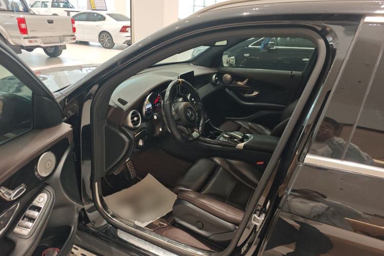 Used Mercedes-Benz GLC 2018 Facelift GLC 200 4MATIC Interior 3