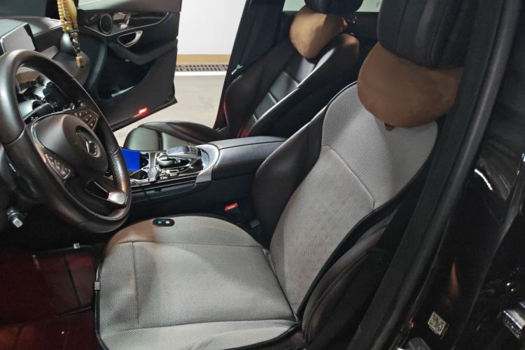 Used Mercedes-Benz GLC 2018 GLC 260 4MATIC Dynamic Edition Interior 3