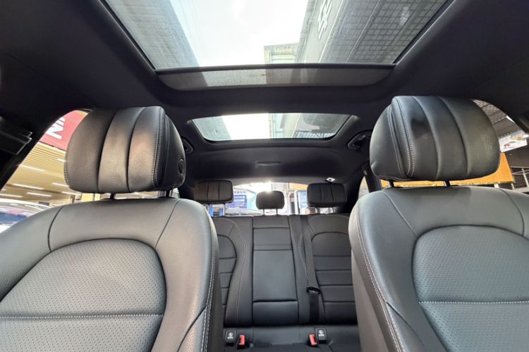 Used Mercedes-Benz GLC 2018 GLC 260 4MATIC Dynamic Edition Interior 4