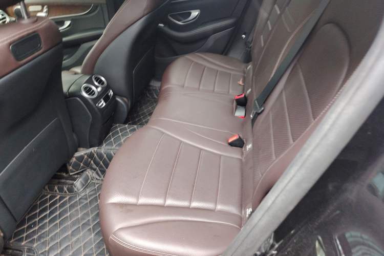 Used Mercedes-Benz GLC 2018 Refreshed GLC 300 4MATIC Dynamic Edition Interior 4