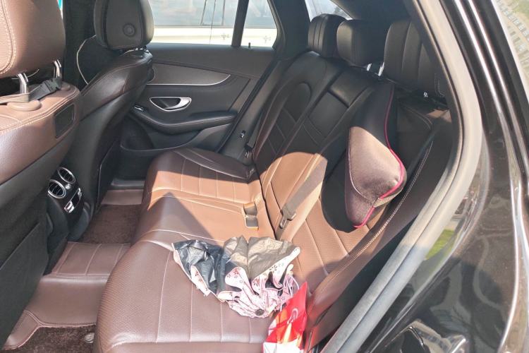 Used Mercedes-Benz GLC 2018 Refreshed GLC 300 4MATIC Dynamic Edition Interior 4