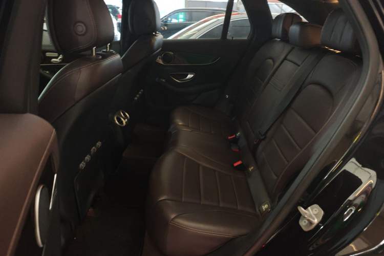 Used Mercedes-Benz GLC 2018 GLC 260 4MATIC Dynamic Edition Interior 4