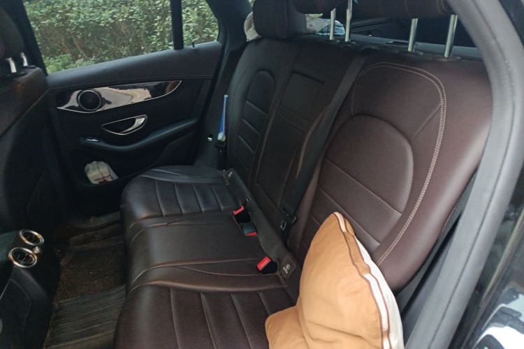 Used Mercedes-Benz GLC 2018 GLC 260 4MATIC Luxury Model Interior 4