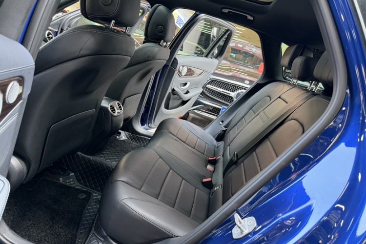 Used Mercedes-Benz GLC 2018 GLC 260 4MATIC Dynamic Edition Interior 5