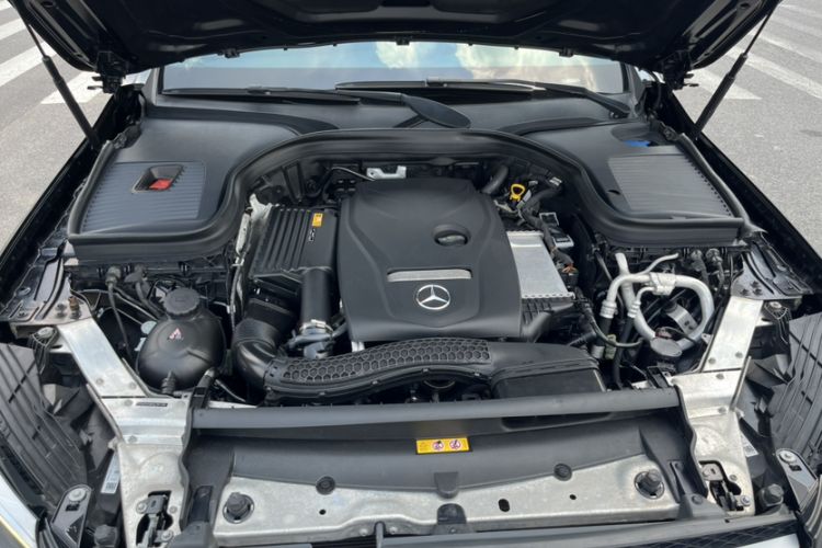 Used Mercedes-Benz GLC 2018 Facelifted GLC 260 4MATIC Dynamic Edition Interior 5