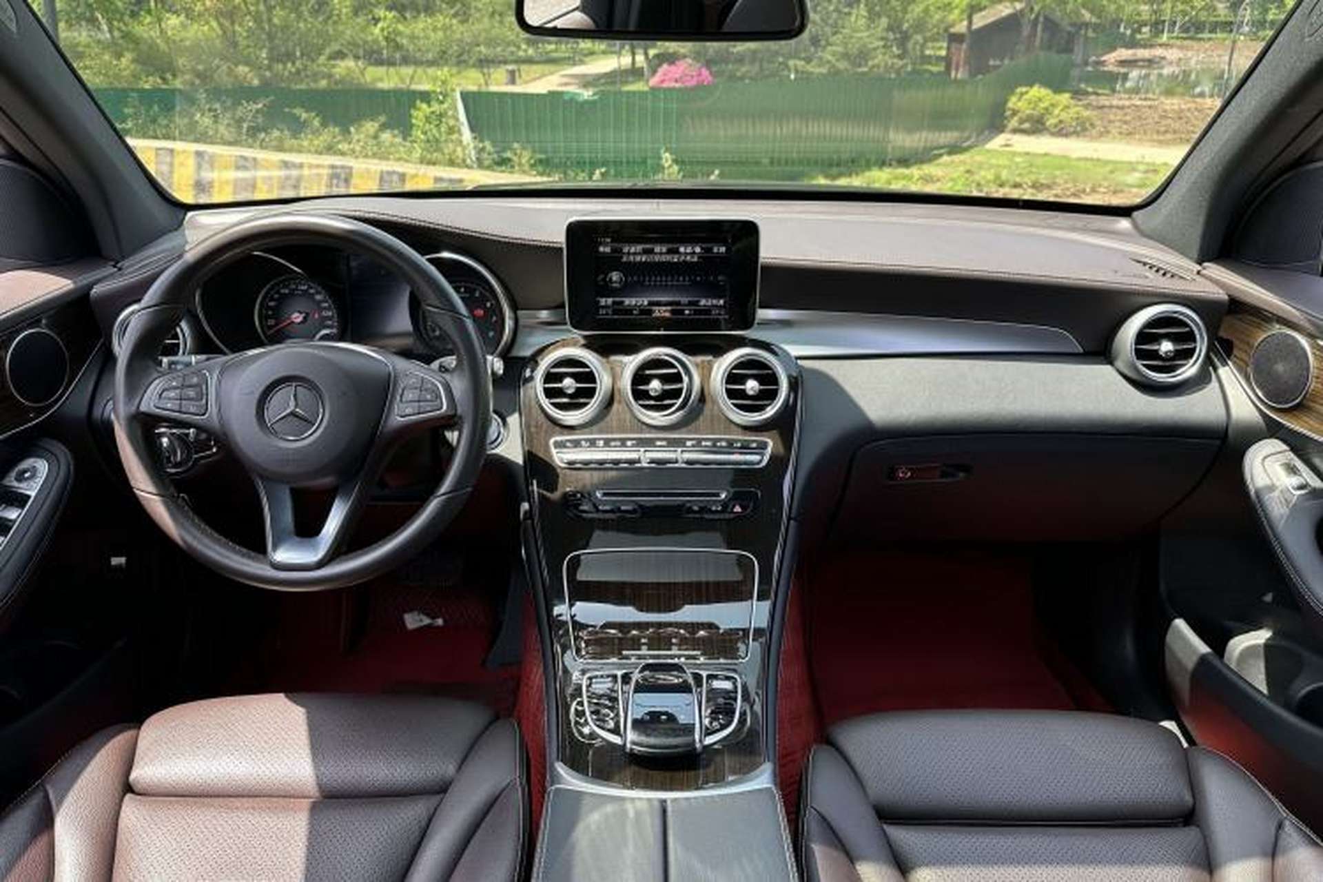 Used Mercedes-Benz GLC 2018 GLC 260 4MATIC Dynamic Edition Interior 6
