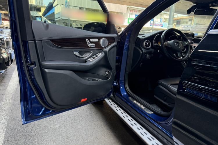 Used Mercedes-Benz GLC 2018 GLC 260 4MATIC Dynamic Edition Interior 8