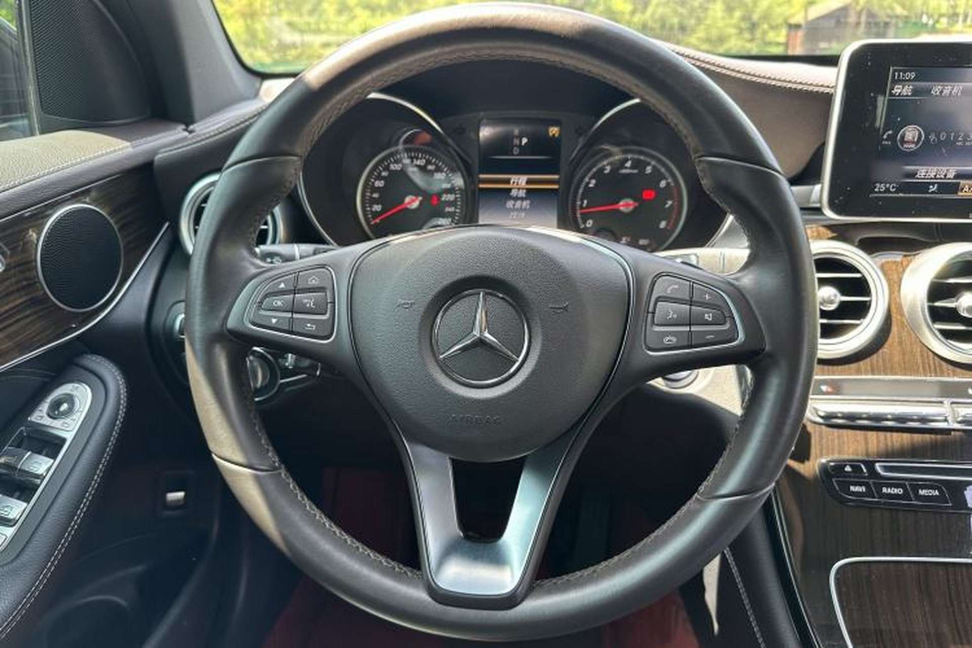 Used Mercedes-Benz GLC 2018 GLC 260 4MATIC Dynamic Edition Interior 8