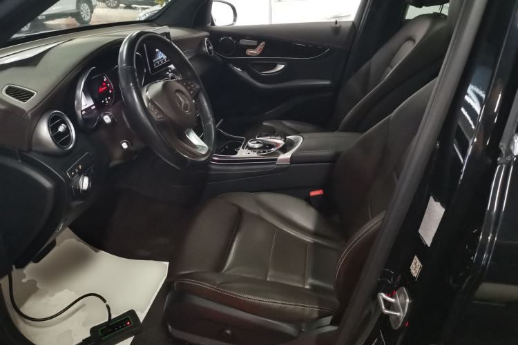 Used Mercedes-Benz GLC 2018 Facelift GLC 260 4MATIC Luxury Edition Left Front Seat