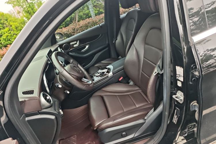 Used Mercedes-Benz GLC 2018 Facelifted GLC 260 4MATIC Dynamic Edition Left Front Seat