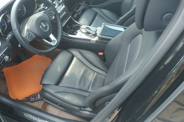 Used Mercedes-Benz GLC 2018 Facelift GLC 260 4MATIC Luxury Edition Left Front Seat
