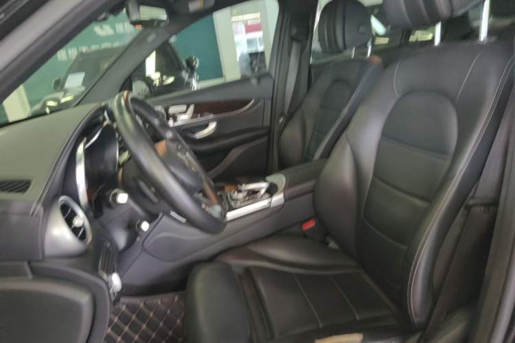 Used Mercedes-Benz GLC 2018 Facelifted GLC 260 4MATIC Dynamic Edition Left Front Seat