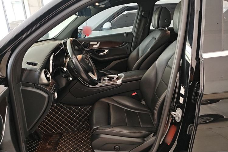 Used Mercedes-Benz GLC 2018 Refreshed GLC 300 4MATIC Dynamic Edition Left Front Seat