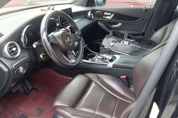 Used Mercedes-Benz GLC 2018 Facelifted GLC 260 4MATIC Dynamic Edition Left Front Seat