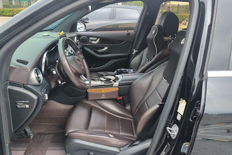 Used Mercedes-Benz GLC 2018 Facelift GLC 260 4MATIC Luxury Edition Left Front Seat