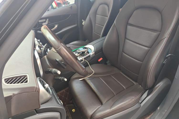 Used Mercedes-Benz GLC 2018 Facelift GLC 260 4MATIC Luxury Edition Left Front Seat