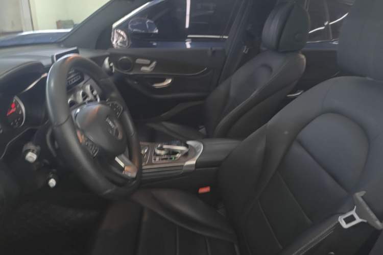 Used Mercedes-Benz GLC 2018 Refreshed GLC 300 4MATIC Dynamic Edition Left Front Seat