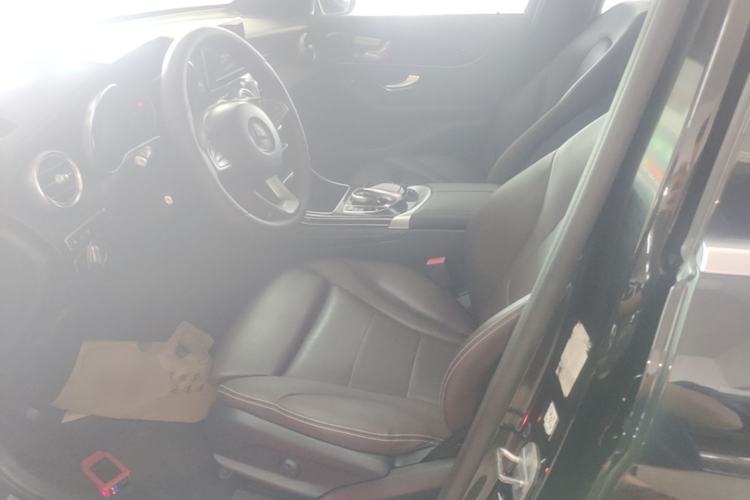 Used Mercedes-Benz GLC 2018 Facelift GLC 260 4MATIC Luxury Edition Left Front Seat
