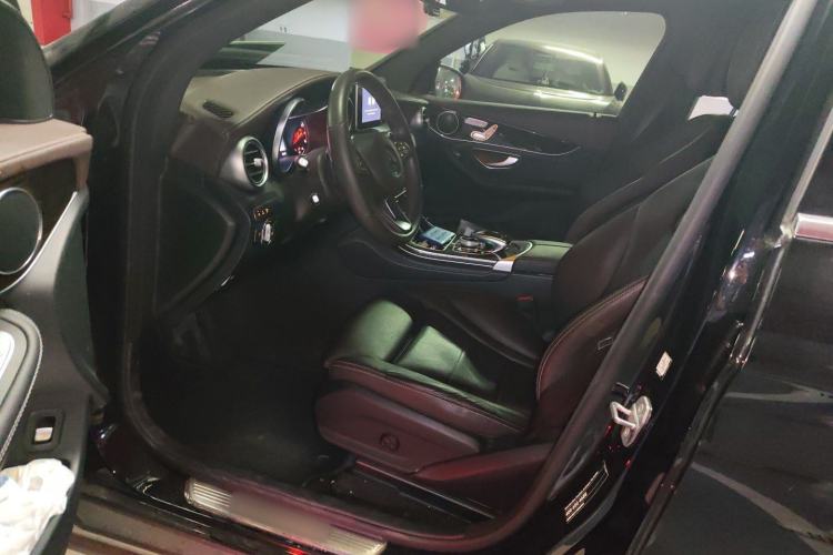 Used Mercedes-Benz GLC 2018 Facelift GLC 260 4MATIC Luxury Edition Left Front Seat