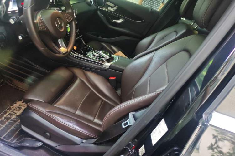 Used Mercedes-Benz GLC 2018 Facelift GLC 260 4MATIC Luxury Edition Left Front Seat
