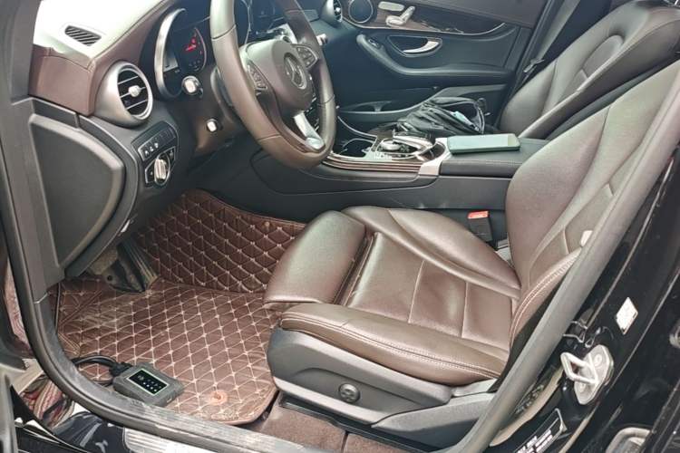 Used Mercedes-Benz GLC 2018 Facelift GLC 260 4MATIC Luxury Edition Left Front Seat