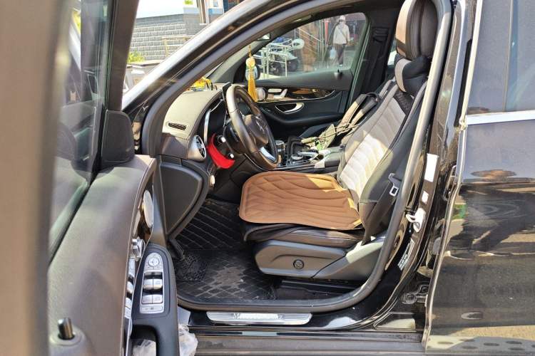 Used Mercedes-Benz GLC 2018 GLC 260 4MATIC Luxury Model Left Front Seat