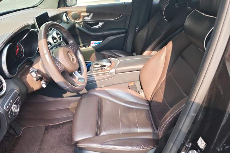 Used Mercedes-Benz GLC 2018 Refreshed GLC 300 4MATIC Dynamic Edition Left Front Seat