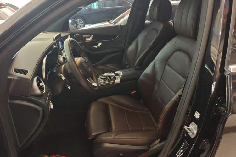 Used Mercedes-Benz GLC 2018 GLC 260 4MATIC Dynamic Edition Left Front Seat