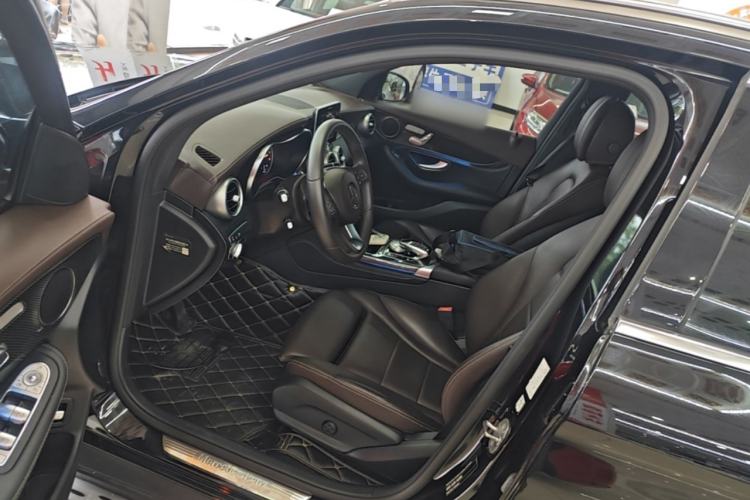 Used Mercedes-Benz GLC 2018 Facelift GLC 260 4MATIC Luxury Edition Left Front Seat