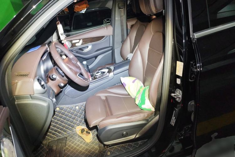 Used Mercedes-Benz GLC 2018 GLC 260 4MATIC Dynamic Edition Left Front Seat