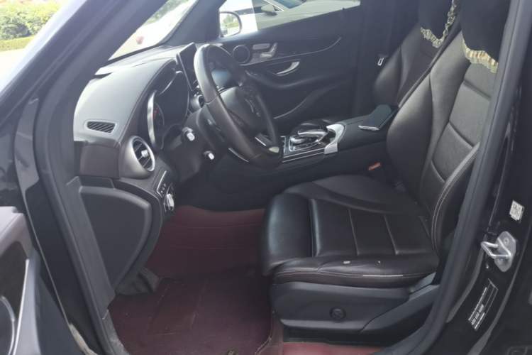 Used Mercedes-Benz GLC 2018 Facelift GLC 260 4MATIC Luxury Edition Left Front Seat
