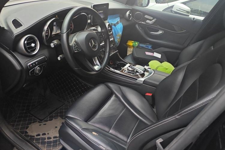 Used Mercedes-Benz GLC 2018 Facelift GLC 260 4MATIC Luxury Edition Left Front Seat