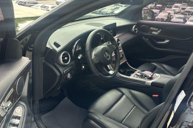 Used Mercedes-Benz GLC 2018 Refreshed GLC 300 4MATIC Dynamic Edition Left Front Seat