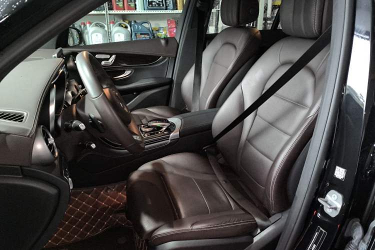 Used Mercedes-Benz GLC 2018 GLC 260 4MATIC Luxury Model Left Front Seat
