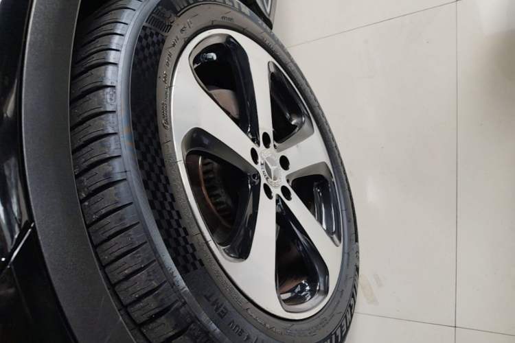 Used Mercedes-Benz GLC 2018 Facelift GLC 260 4MATIC Luxury Edition Left Front Wheel Hub