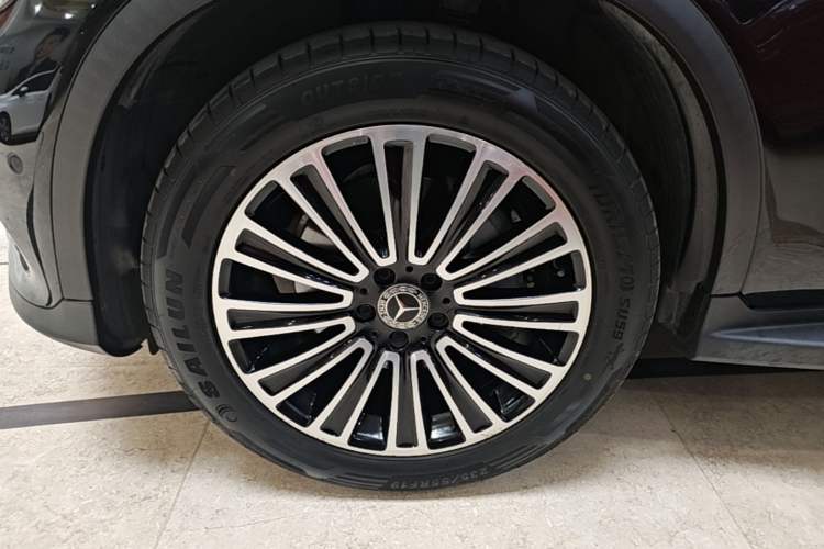 Used Mercedes-Benz GLC 2018 Facelift GLC 200 4MATIC Left Front Wheel Hub