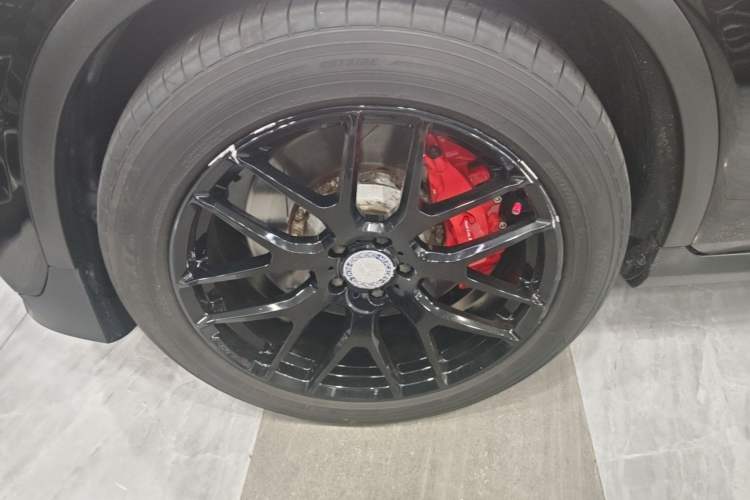 Used Mercedes-Benz GLC 2018 GLC 260 4MATIC Dynamic Edition Left Front Wheel Hub