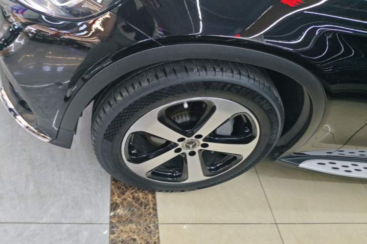 Used Mercedes-Benz GLC 2018 Facelift GLC 260 4MATIC Luxury Edition Left Front Wheel Hub