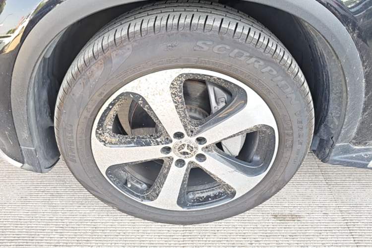 Used Mercedes-Benz GLC 2018 Facelift GLC 260 4MATIC Luxury Edition Left Front Wheel Hub