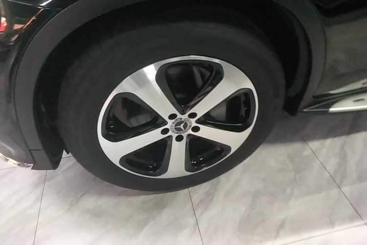 Used Mercedes-Benz GLC 2018 GLC 260 4MATIC Luxury Model Left Front Wheel Hub