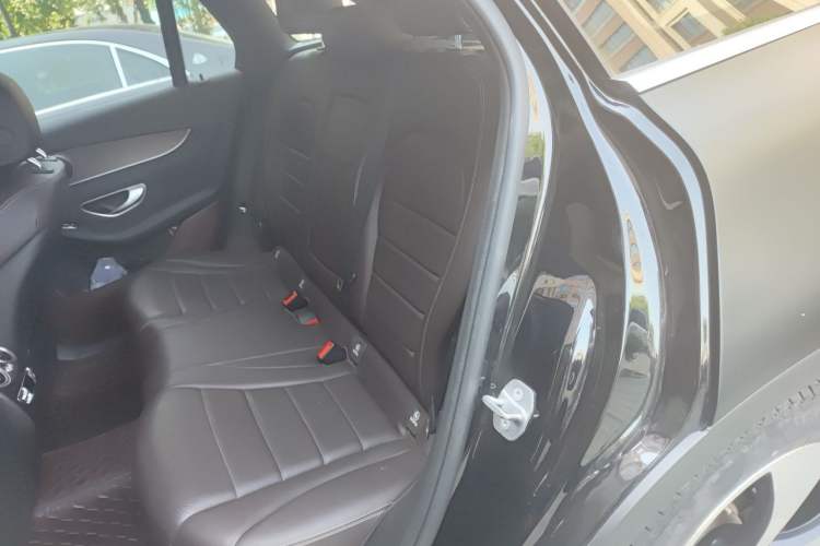 Used Mercedes-Benz GLC 2018 Refreshed GLC 300 4MATIC Dynamic Edition Left Rear Seat