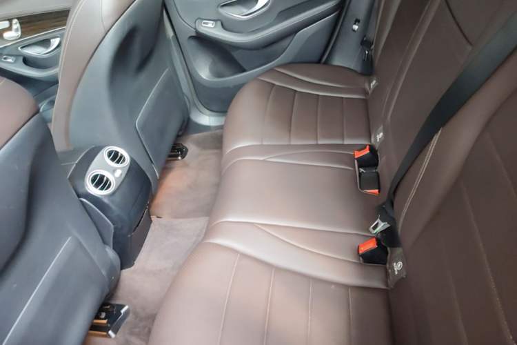 Used Mercedes-Benz GLC 2018 Facelift GLC 260 4MATIC Luxury Edition Left Rear Seat