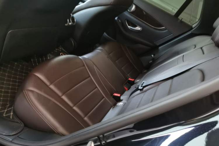 Used Mercedes-Benz GLC 2018 Facelift GLC 260 4MATIC Luxury Edition Left Rear Seat