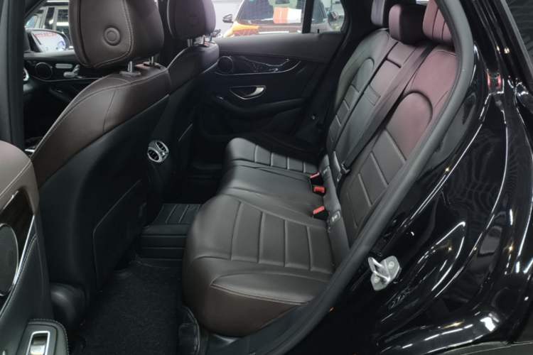 Used Mercedes-Benz GLC 2018 Facelift GLC 260 4MATIC Luxury Edition Left Rear Seat