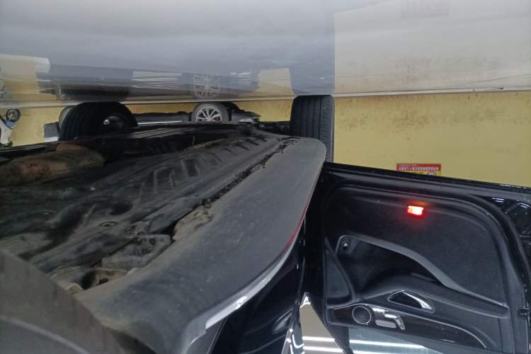 Used Mercedes-Benz GLC 2018 GLC 260 4MATIC Dynamic Edition Left Side Sill
