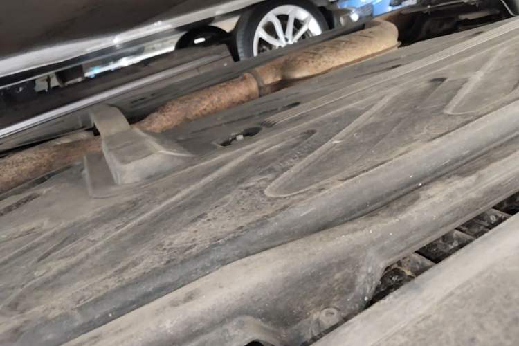 Used Mercedes-Benz GLC 2018 Facelift GLC 260 4MATIC Luxury Edition Left Side Sill