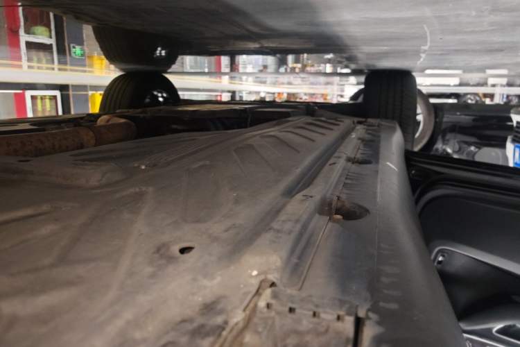 Used Mercedes-Benz GLC 2018 GLC 260 4MATIC Dynamic Edition Left Side Sill